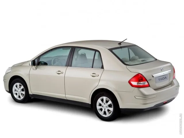 Nissan Tiida Sedan седан — 6