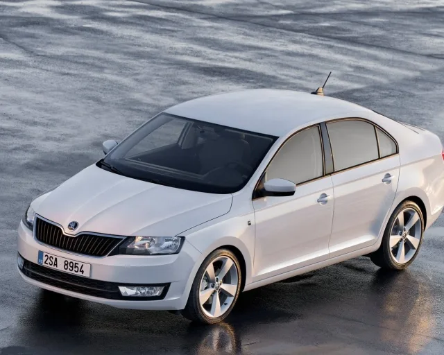 Skoda Rapid 1.2 TSI MT Active — 18
