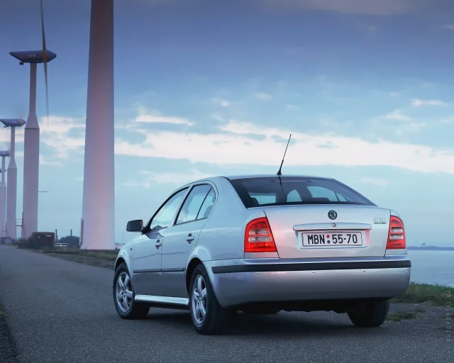 Skoda Octavia Tour hatchback — 6