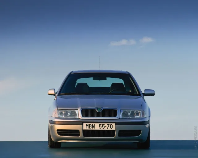 Skoda Octavia Tour hatchback — 11