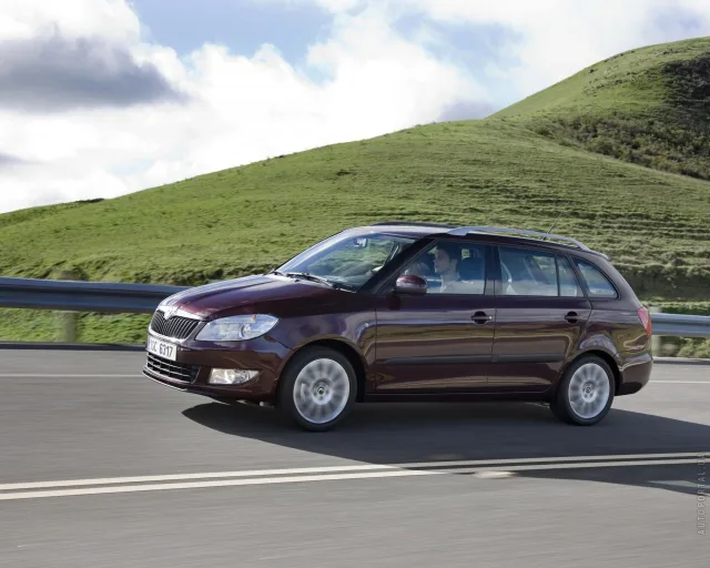Skoda Fabia Combi 2010 універсал — 7