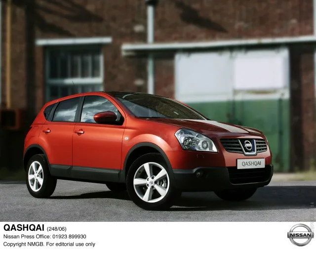 Nissan Qashqai 2006 кросовер — 17