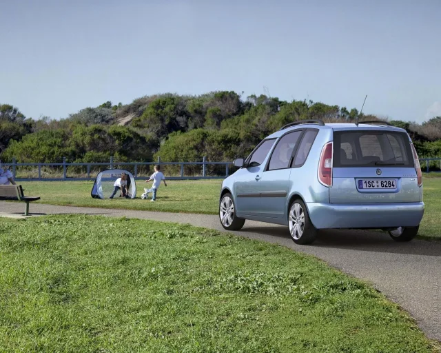 Skoda Roomster 1.6 AT Active — 8