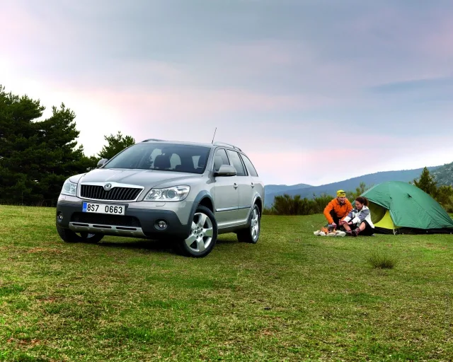Skoda Octavia Scout універсал — 14