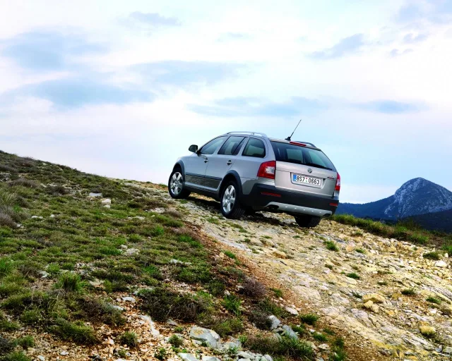 Skoda Octavia Scout універсал — 7