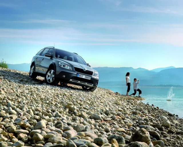 Skoda Octavia Scout універсал — 15