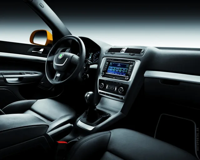 Skoda Octavia RS хетчбек — 4