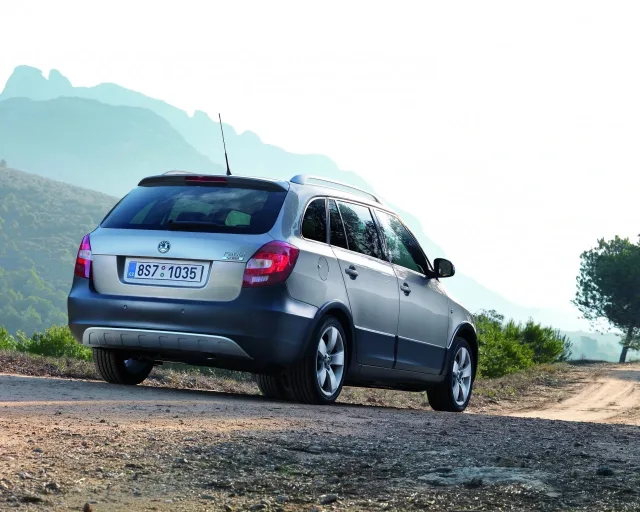 Skoda Fabia Scout 2008 універсал — 4