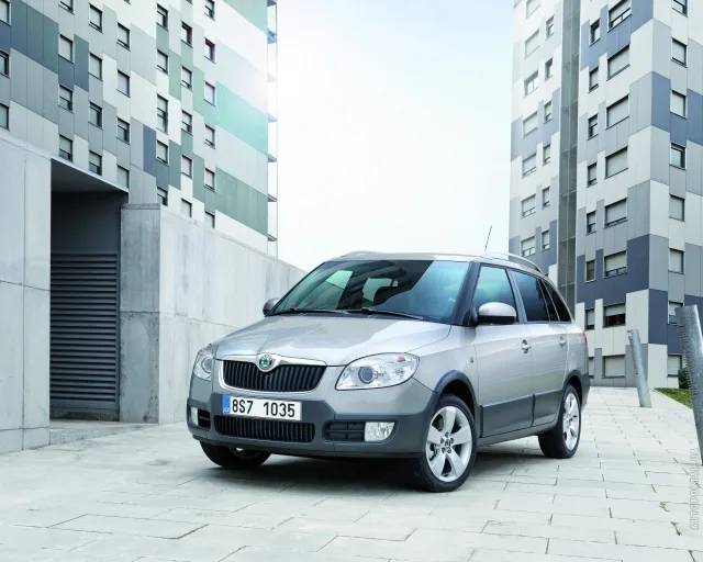 Skoda Fabia Scout 2008 універсал — 5