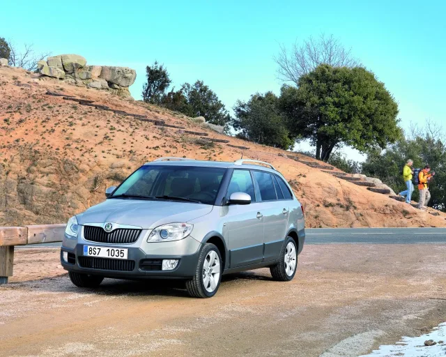 Skoda Fabia Scout 2008 універсал — 20