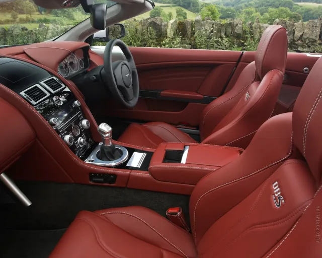 Aston Martin DBS Volante convertible — 4