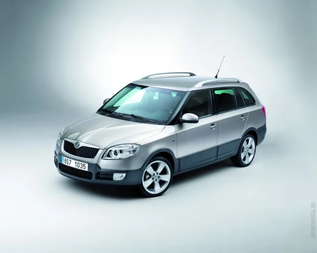 Skoda Fabia Scout 2008 універсал — 10