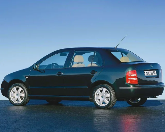 Skoda Fabia 2000 (Шкода Фабия) седан — 6