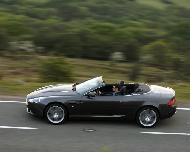 Aston Martin DB9 Volante (Астон Мартин ДБ9 Волант) кабриолет — 9