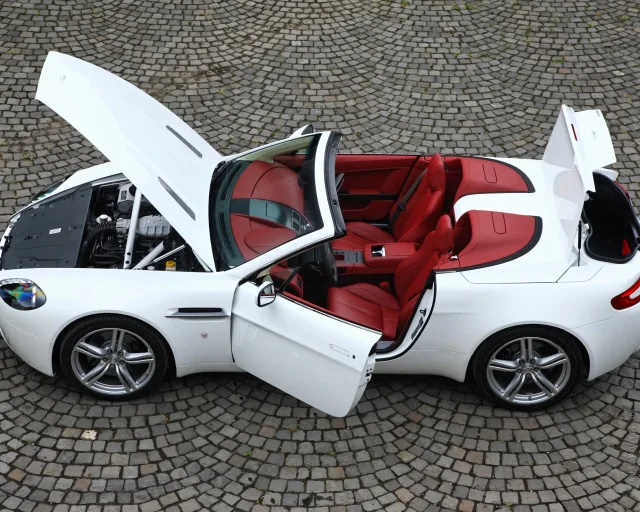 Aston Martin V8 Vantage Roadster S 4.7 AT — 3
