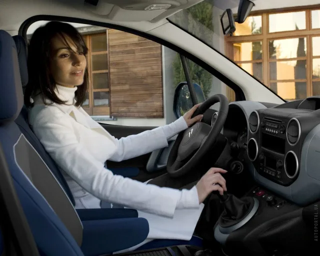Citroen Berlingo 1.6D MT Touch — 16
