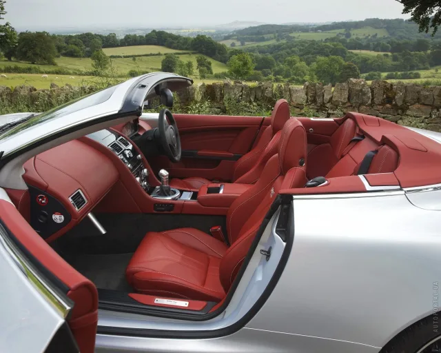 Aston Martin DBS Volante convertible — 3