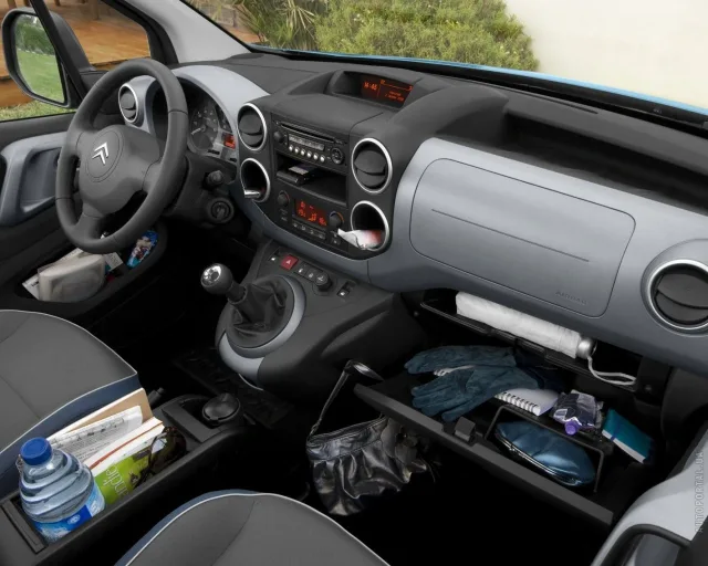 Citroen Berlingo 1.6D MT Touch — 18