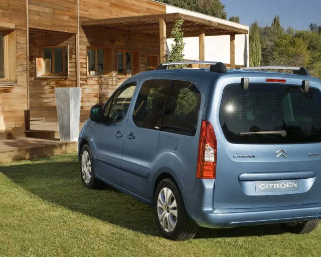 Citroen Berlingo 1.6D MT Touch — 23