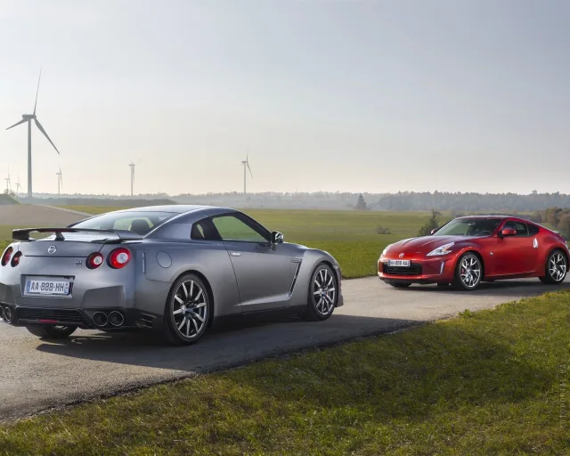 Nissan GT-R 2013 coupe — 11
