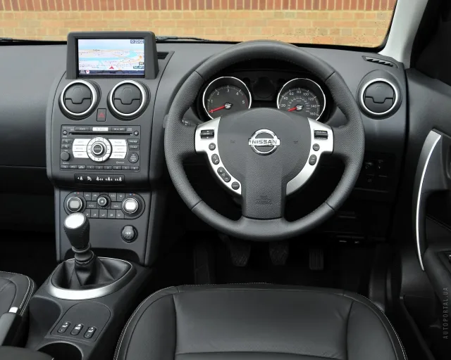 Nissan Qashqai+2 2.0 MT Tekna Pack+ — 10