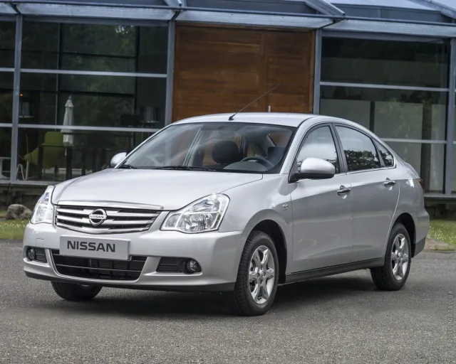Nissan Almera 2012 sedan — 20