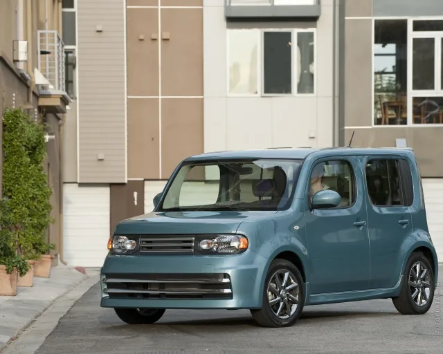 Nissan Cube мікроавтобус — 15