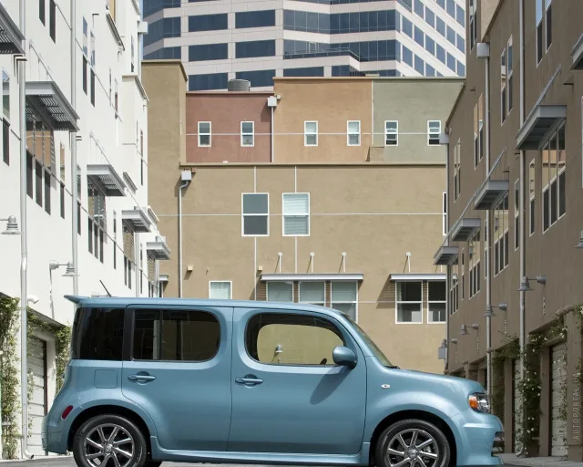 Nissan Cube мікроавтобус — 23