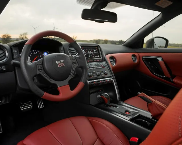 Nissan GT-R 2013 coupe — 2