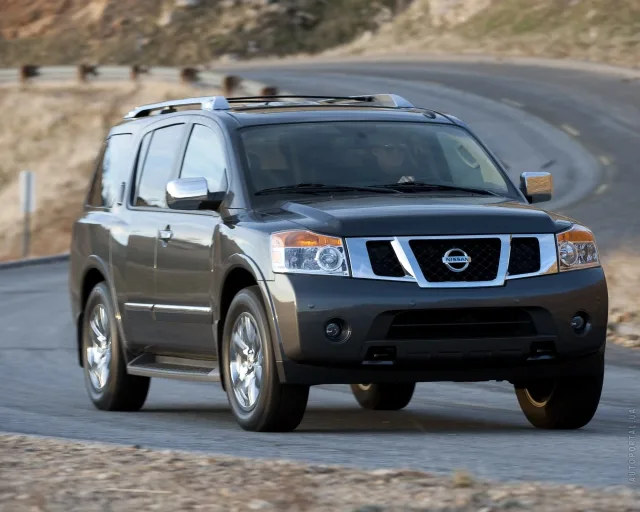 Nissan Armada позашляховик — 8