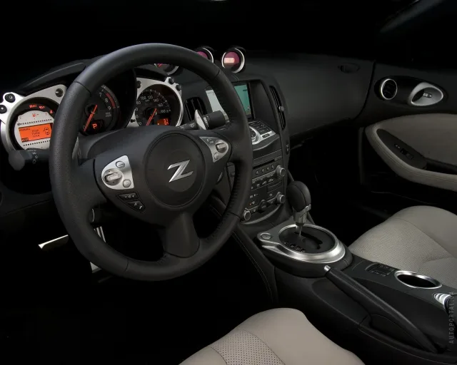 Nissan 370Z купе — 13