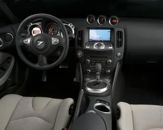 Nissan 370Z купе — 21