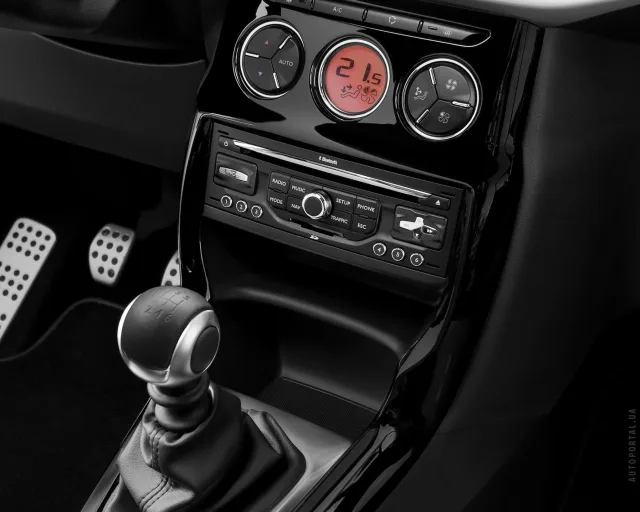Citroen DS3 хетчбек — 5