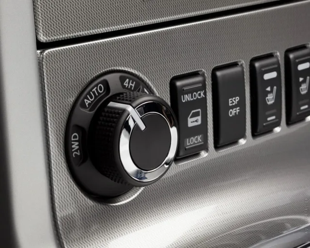 Nissan Pathfinder 2008 позашляховик — 6