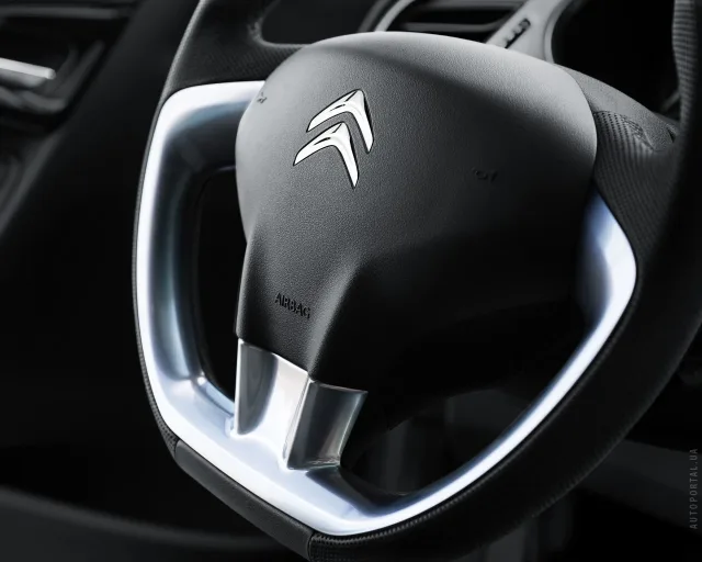 Citroen C3 1.4 MT Attraction — 24