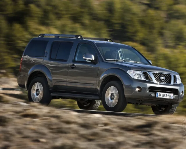 Nissan Pathfinder 2008 позашляховик — 14