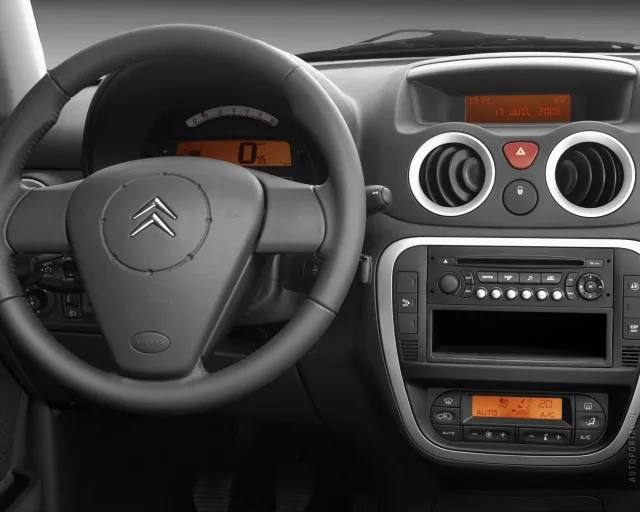 Citroen C3 1.4 MT Dynamic — 4