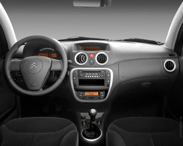 Citroen C3 1.4 MT Dynamic — 3