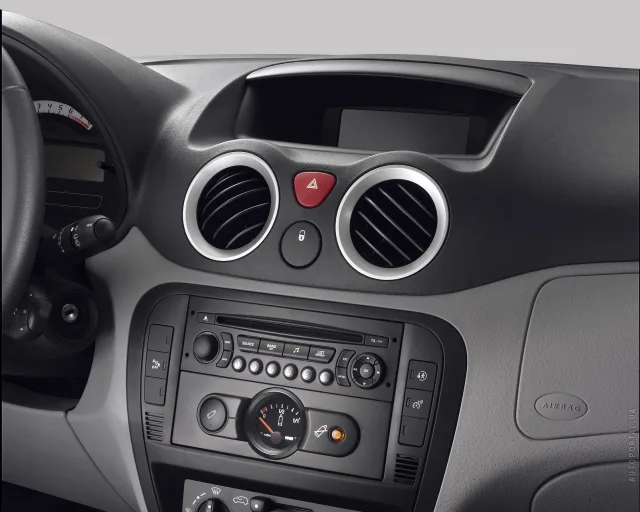 Citroen C3 1.4 MT Dynamic — 13