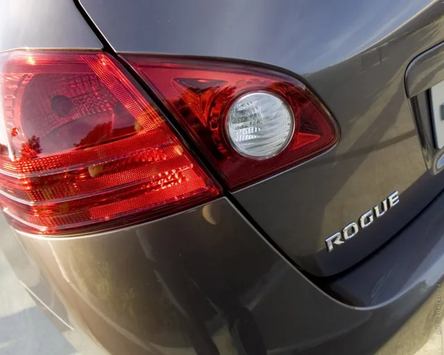Nissan Rogue 2.5 AT — 19