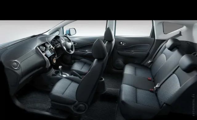 Nissan Note 2012 5-дверний хетчбек — 3