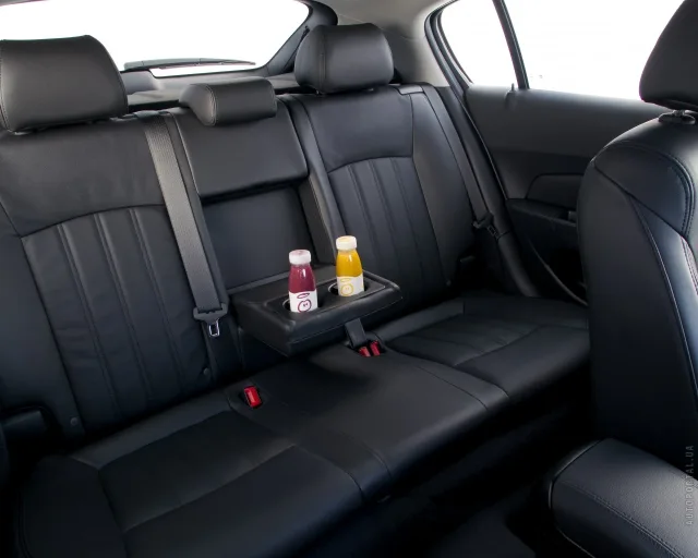 Chevrolet Cruze хетчбек — 4