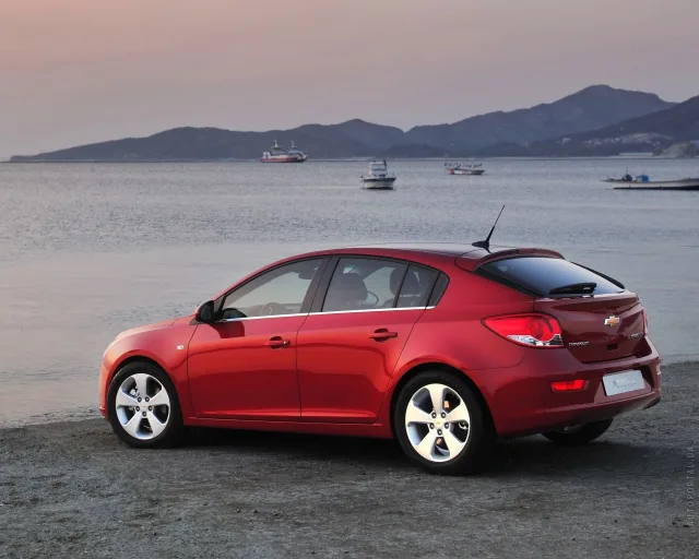 Chevrolet Cruze хетчбек — 20