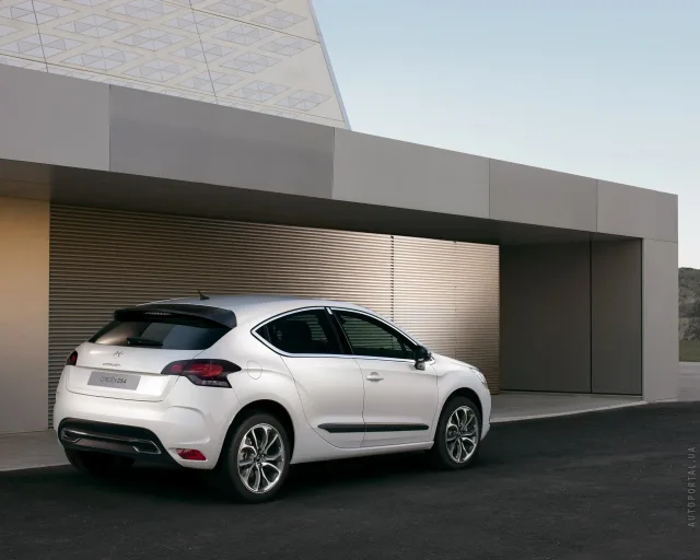 Citroen DS4 хетчбек — 24