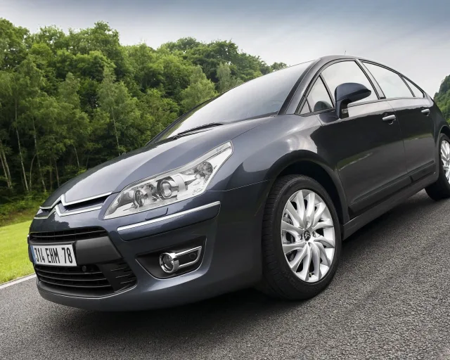Citroen C4 (Ситроен C4) 5-ти дверный хэтчбек — 19