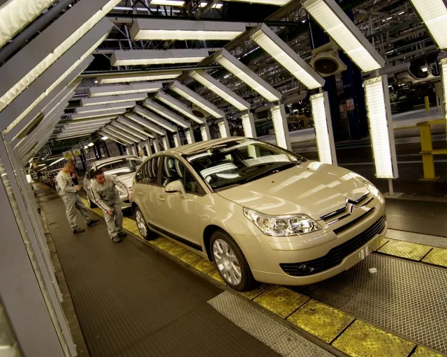 Citroen C4 (Ситроен C4) 5-ти дверный хэтчбек — 5