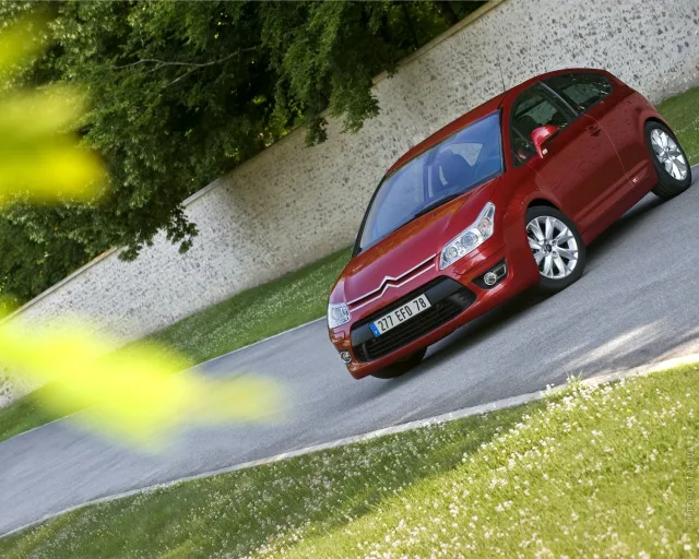 Citroen C4 купе — 11