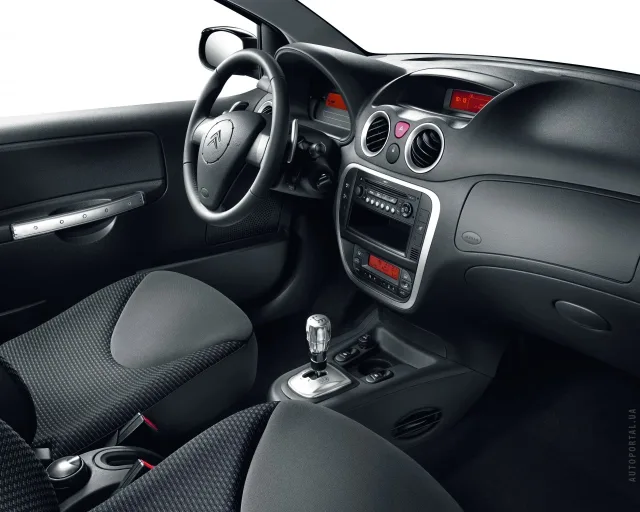 Citroen C2 3-дверний хетчбек — 6