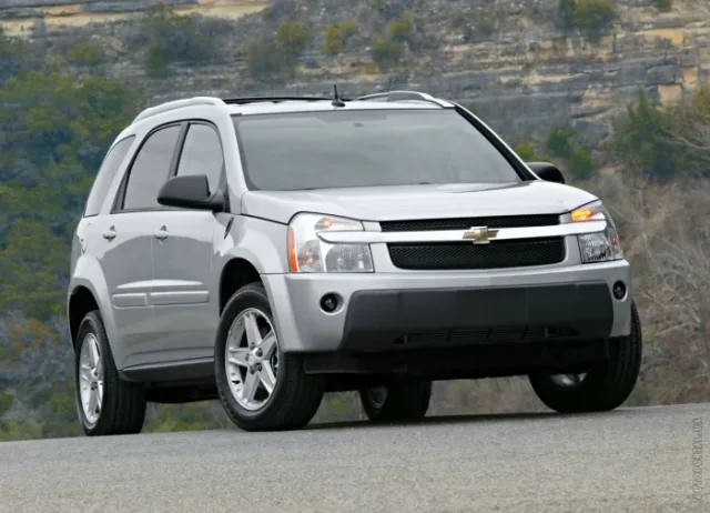 Chevrolet Equinox кросовер — 14