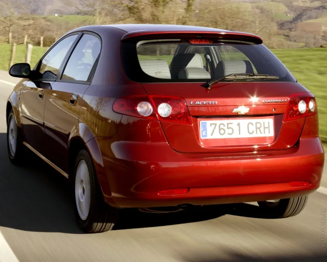 Chevrolet Lacetti 5-door hatchback — 17